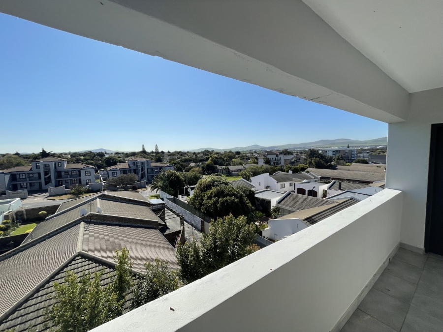 1 Bedroom Property for Sale in Table View Western Cape